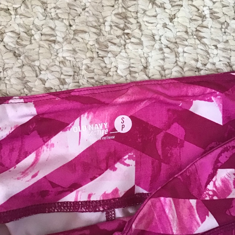 *NWOT* Old Navy Active Leggings - Picture 3 of 4